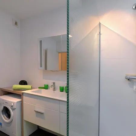 Holiday home De Luxe En Hyper-centre Avec 3 Chambres, Balcon, Parking, Proche Musee Unterlinden - Fr-1-744-37 *