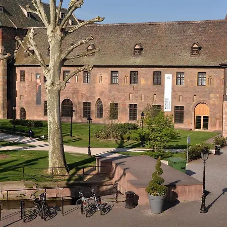 De Luxe En Hyper-centre Avec 3 Chambres, Balcon, Parking, Proche Musee Unterlinden - Fr-1-744-37 *